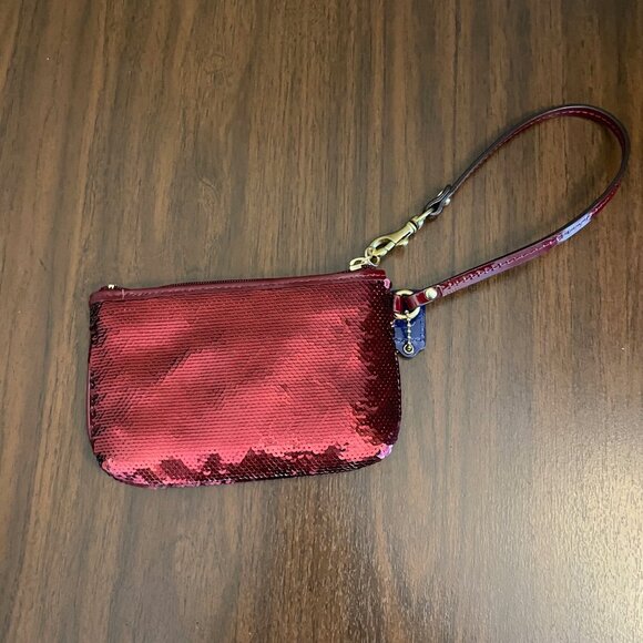 Coach Poppy Red Sequined Wristlet Clutch - New without Tags - Picture 4 of 7